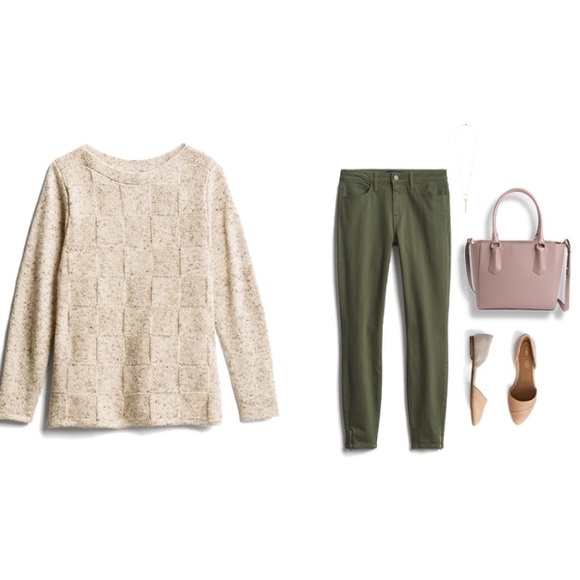 Leo & Nicole Pullover Sweater - Picture 3 of 3